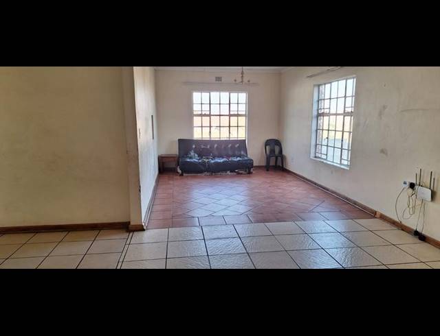 16 BEDROOM APARTMENT FOR SALE IN PIET RETIEF